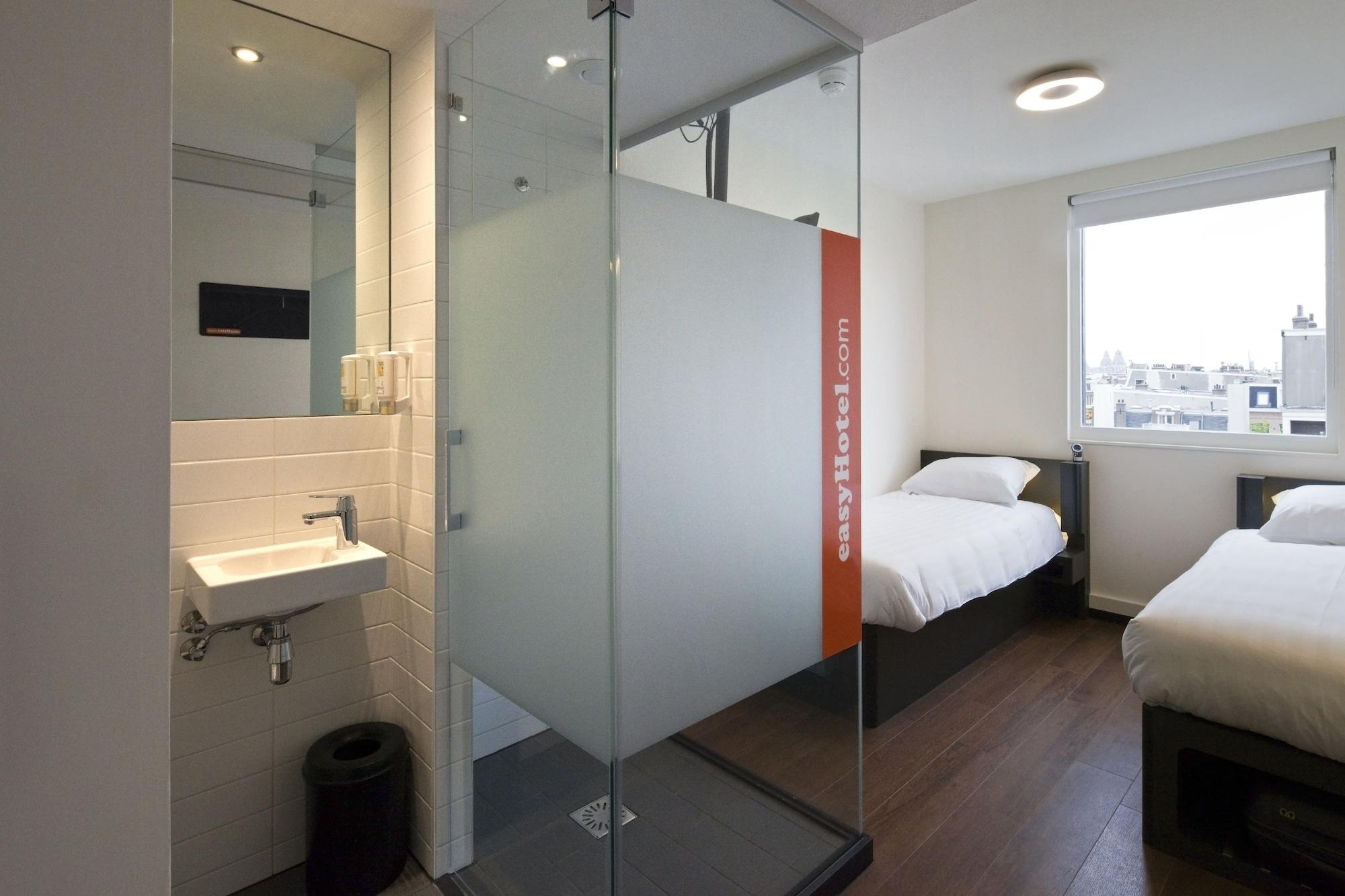 Easyhotel Amsterdam City Centre South Exterior photo
