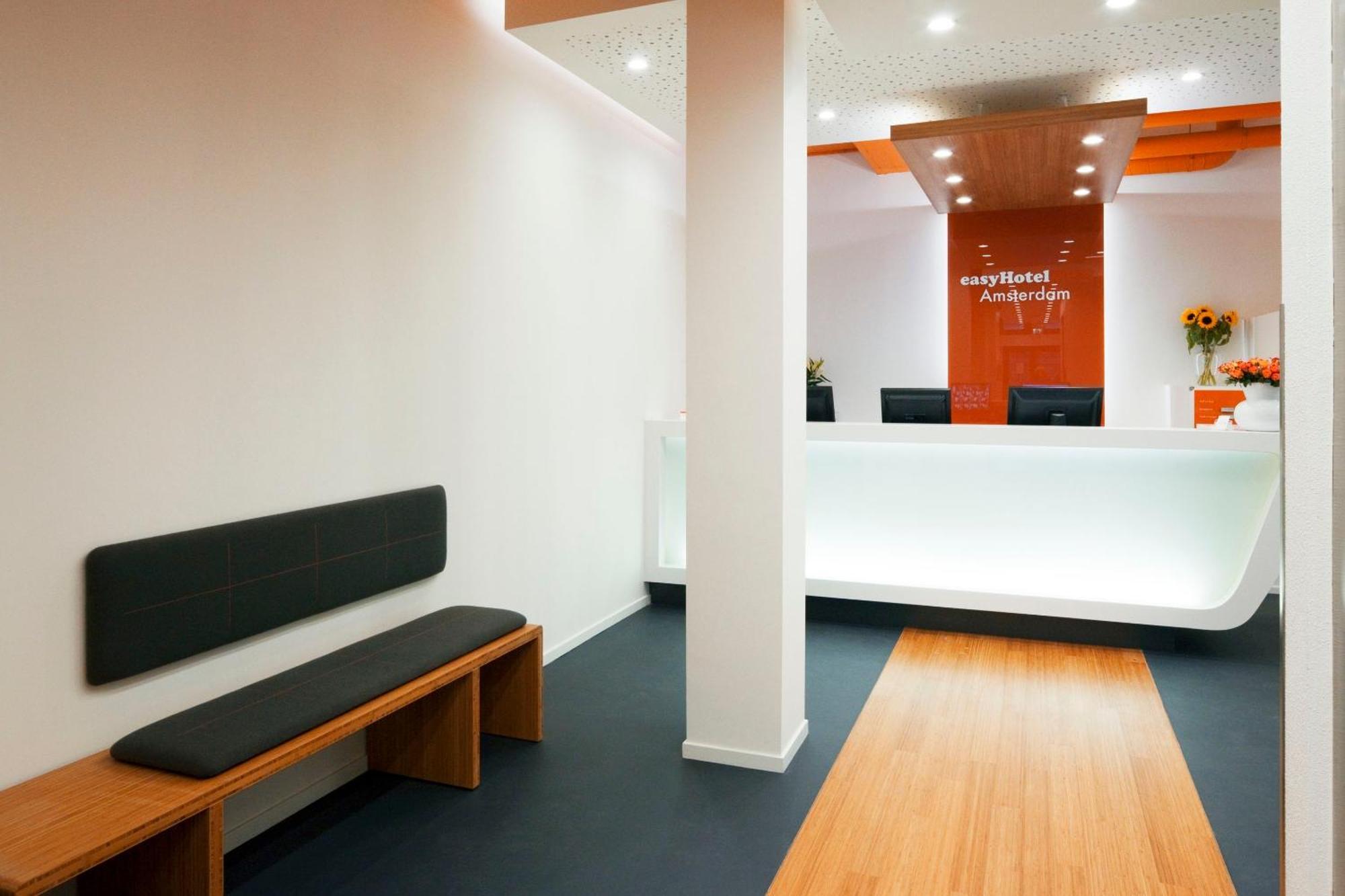 Easyhotel Amsterdam City Centre South Exterior photo