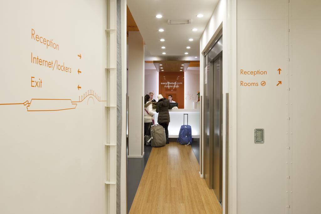 Easyhotel Amsterdam City Centre South Exterior photo